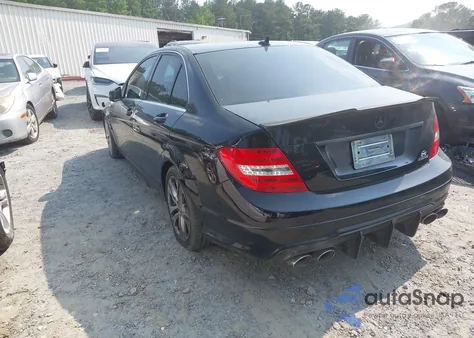 2013 Mercedes-Benz C 300 Luxury 4Matic/Sport 4Matic z USA, uszkodzony, nr VIN WDDGF8AB4DR279441